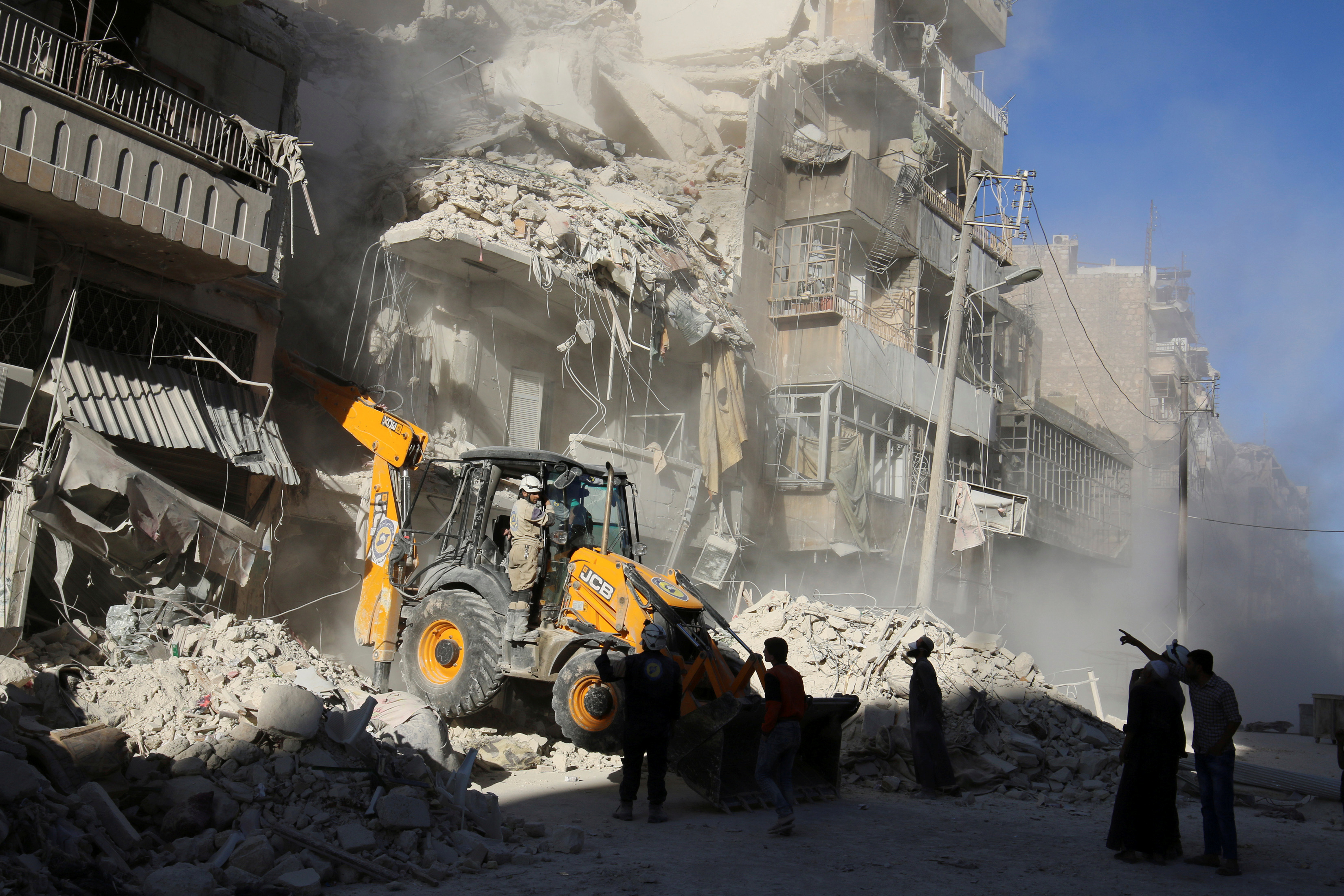 Air strikes, fighting break Russian-declared ceasefire in Syria's Aleppo