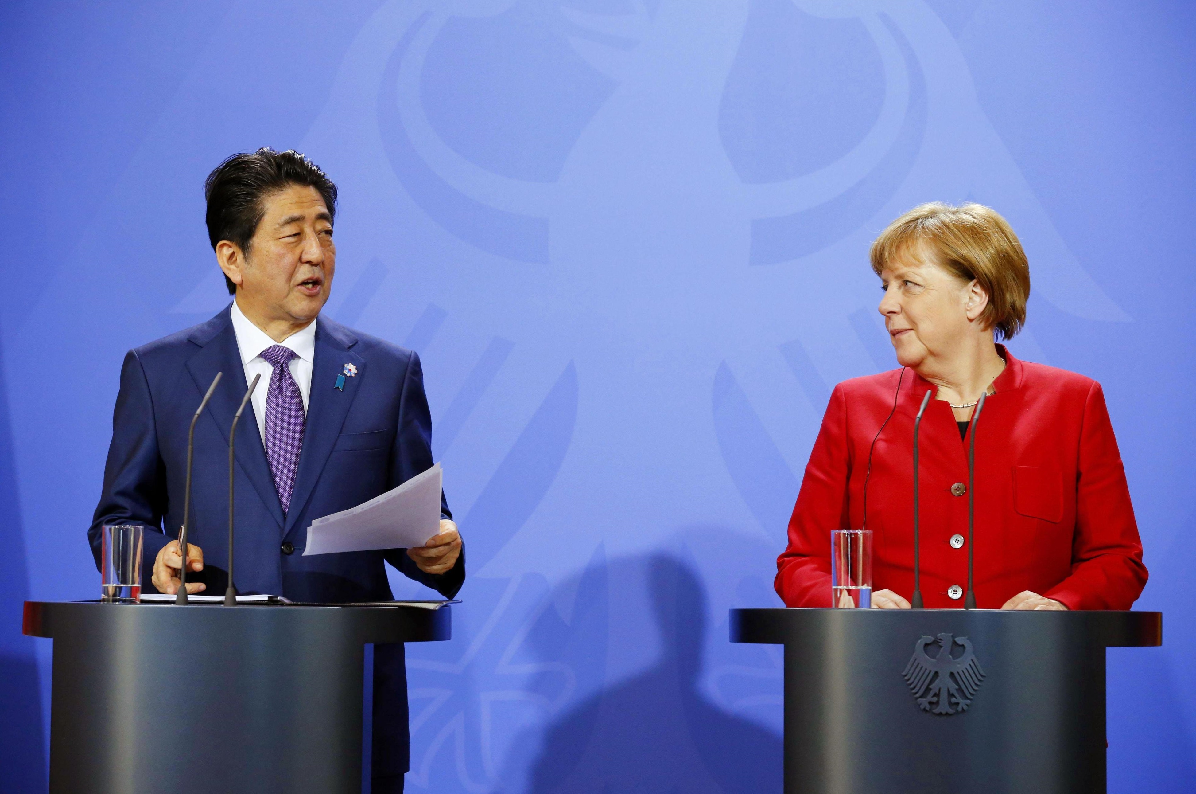 Merkel, Abe Call for Swift EU-Japan Deal to Stem Trade Barriers