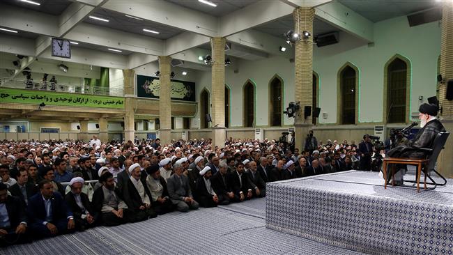 Ayatollah Khamenei calls on Hajj pilgrims to take stand on al-Aqsa