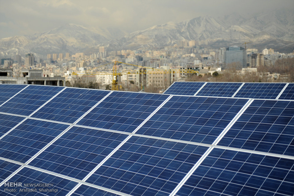 Italian Investors Discuss Solar Energy Project in Iran