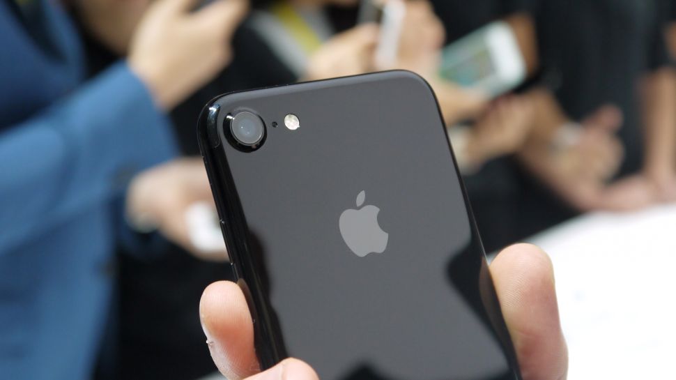 5 Firms Can Import iPhones