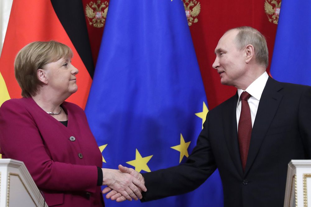 Merkel, Putin Agree to ‘Do Anything’ to Save JCPOA