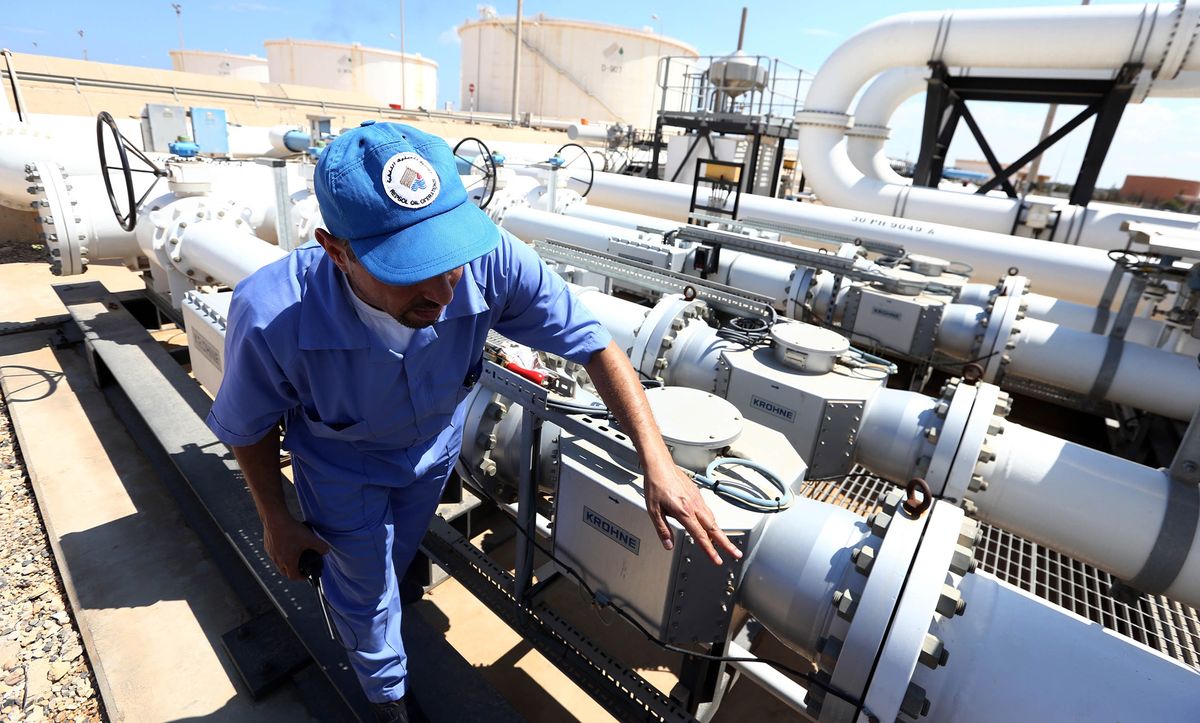 Oil Glut Set to Worsen as Nigeria and Libya Fields Restart