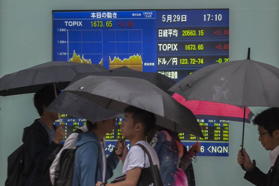 Asia Extends Global Gain as Yellen Buoys Stocks