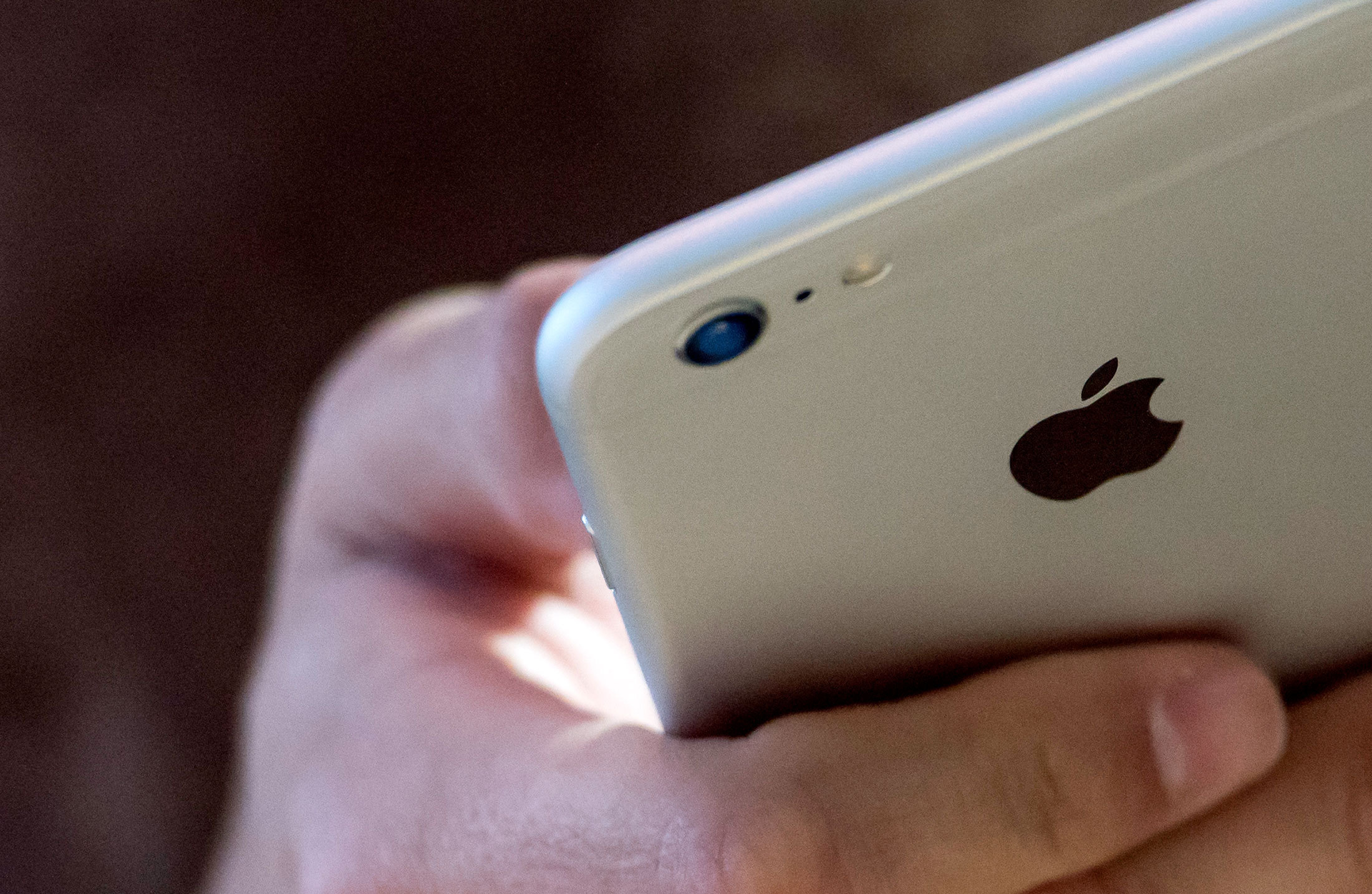 Apple Seeking Newer Screens to Make or Break Japan Suppliers