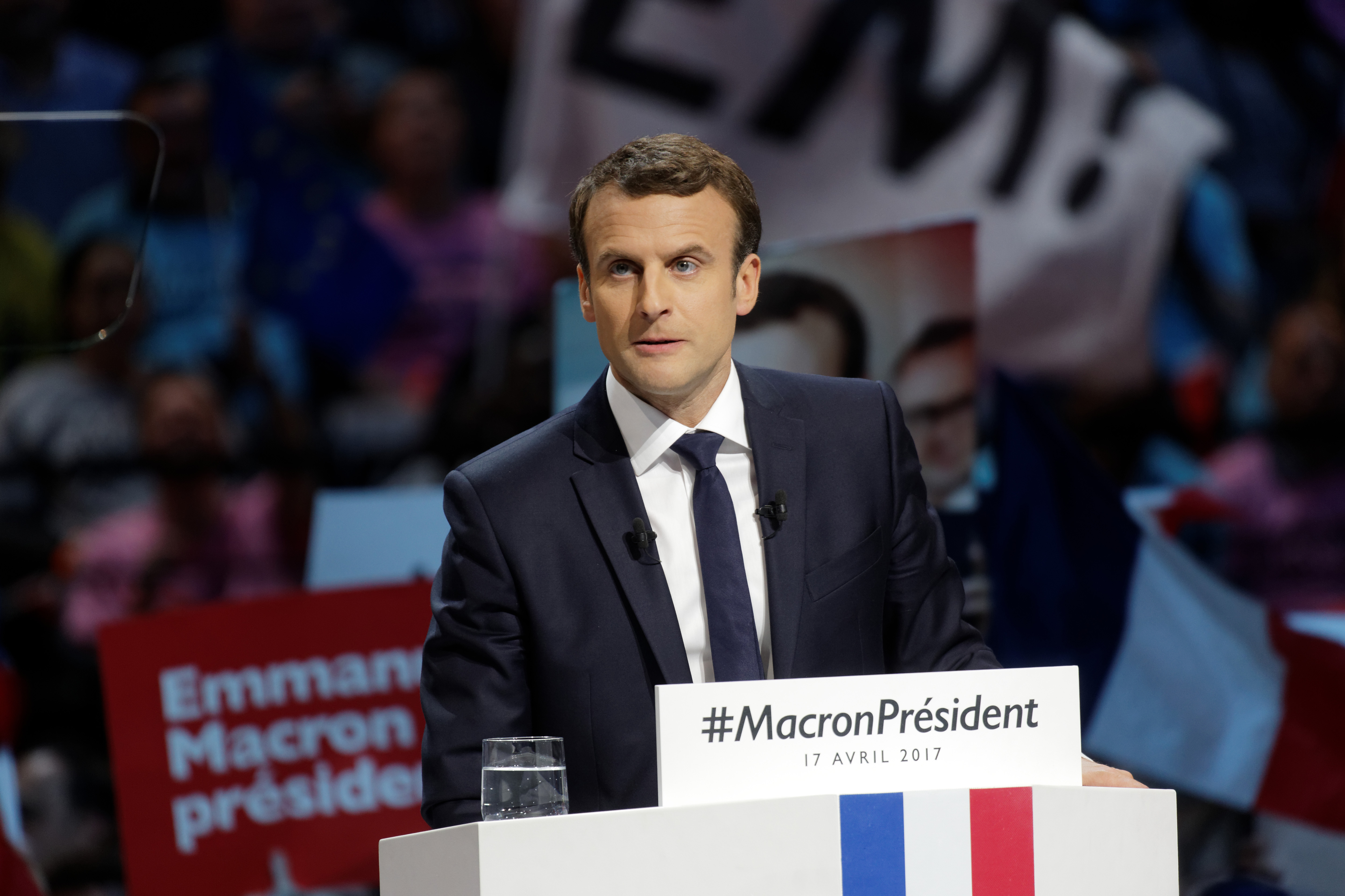 Macron campaign for French presidency off to slower start than Le Pen: poll