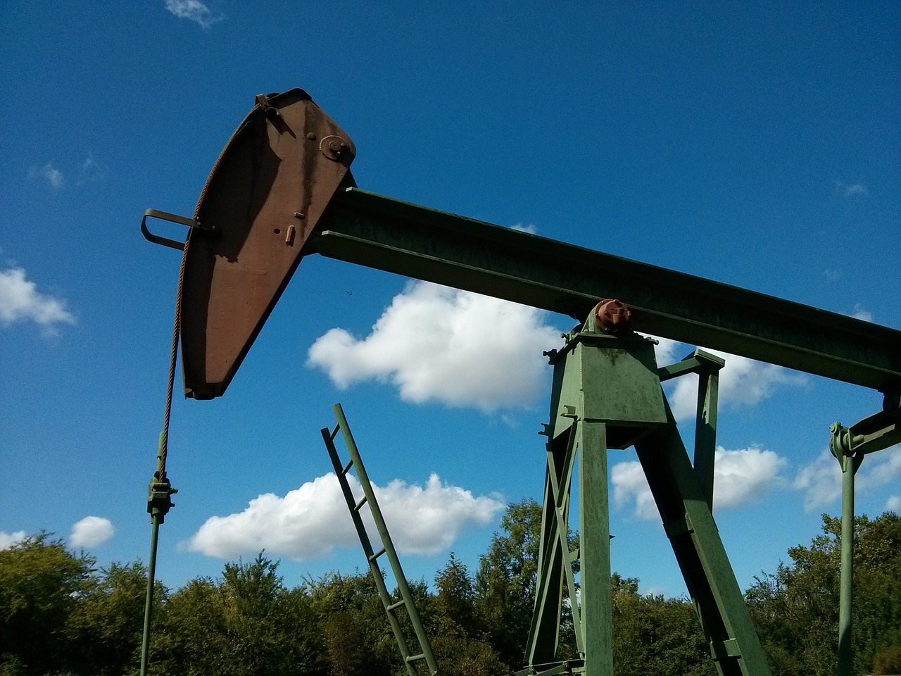 Oil prices slip on profit-taking as investors eye U.S. stockpile data