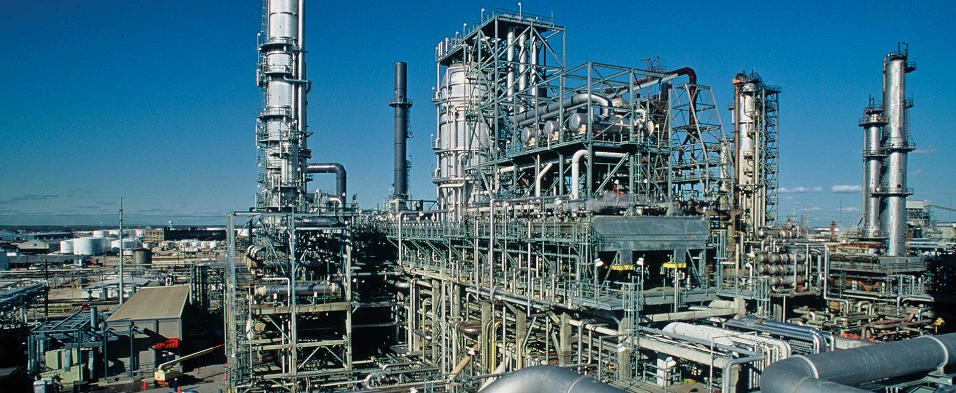 Saudi Aramco-Motiva in lead to buy Lyondell's Houston refinery: sources