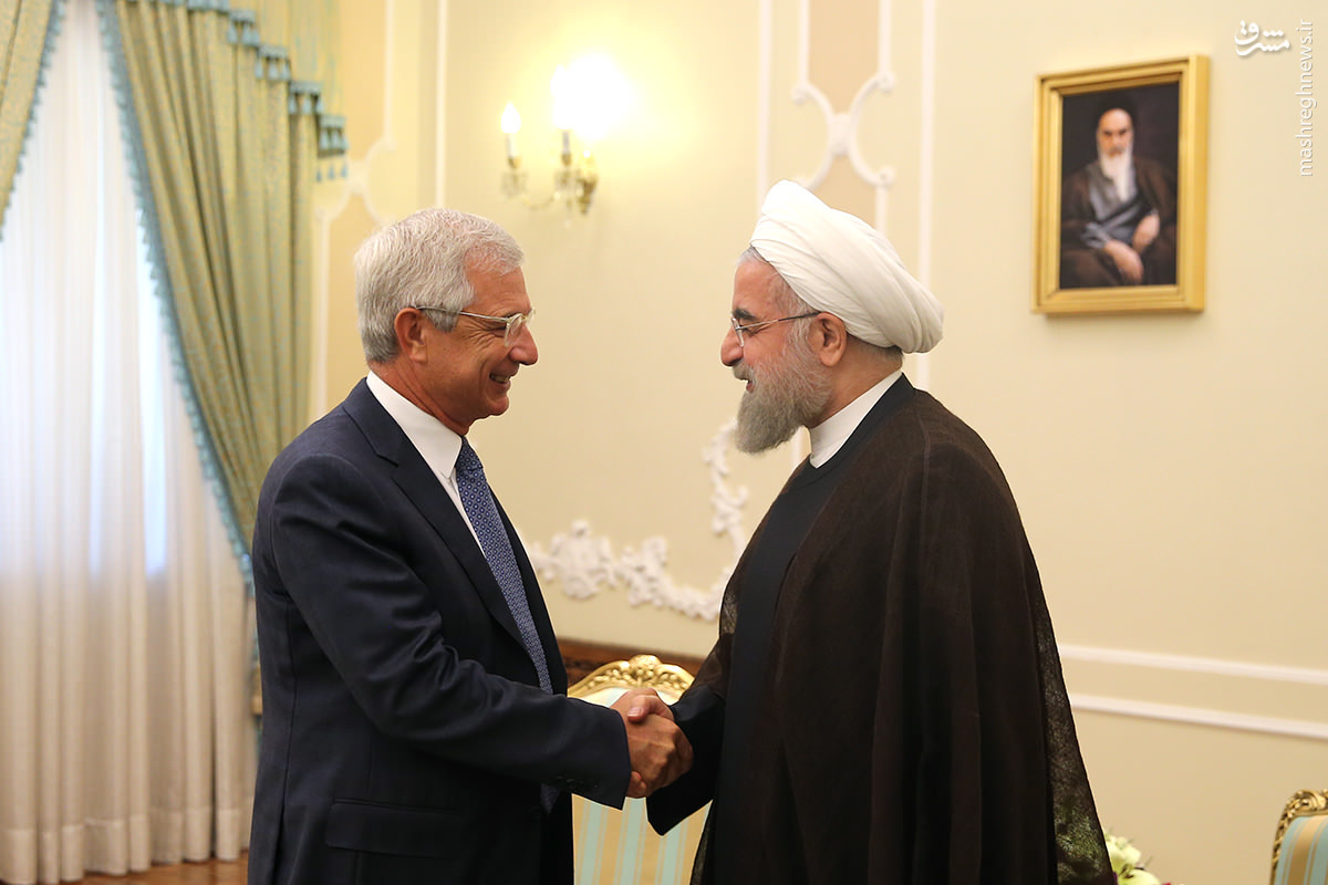 Rouhani: Implementing Tehran-Paris deals develops bilateral ties