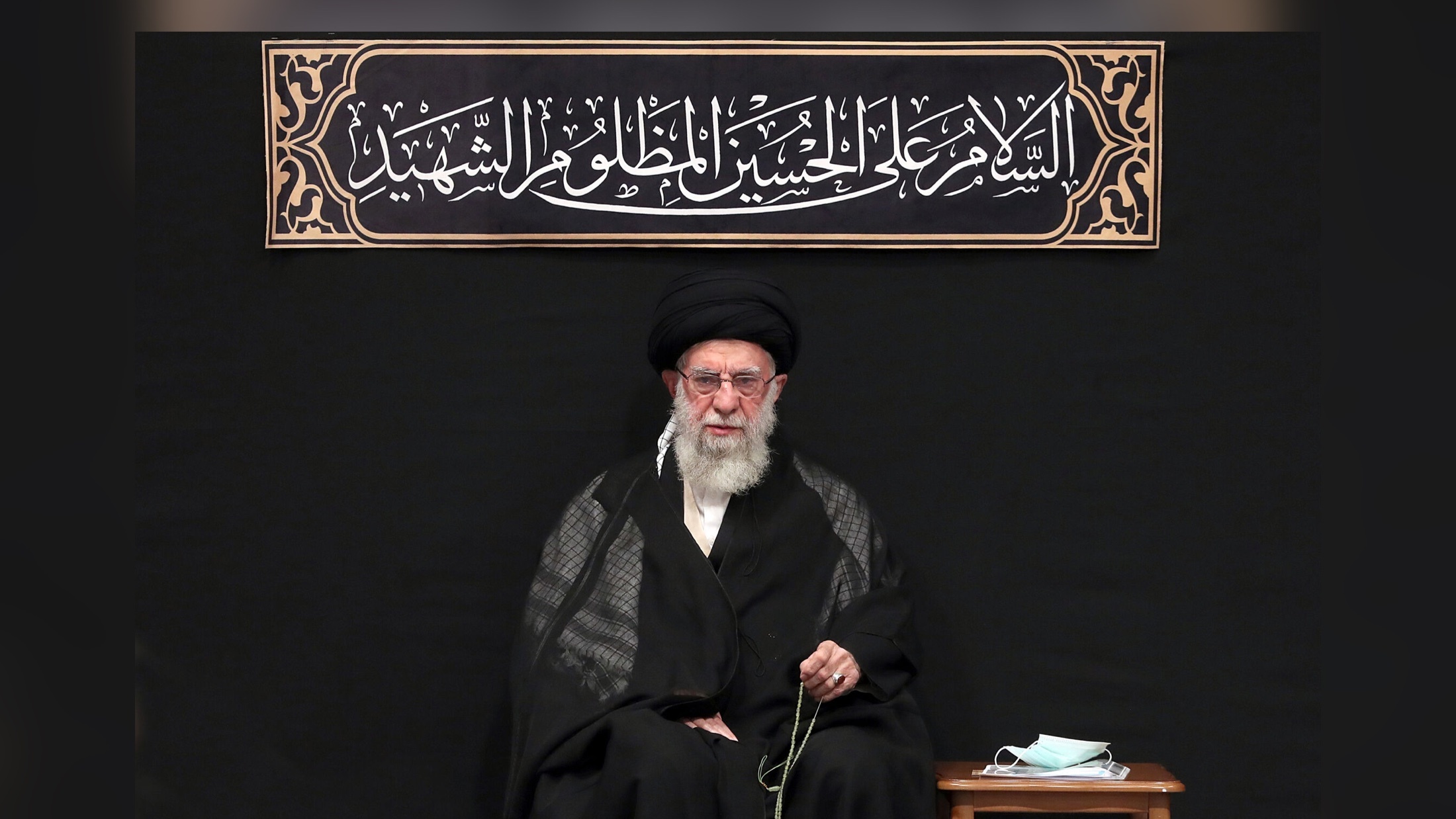 Leader advises Iranian youth to stick to path of Imam Hussein