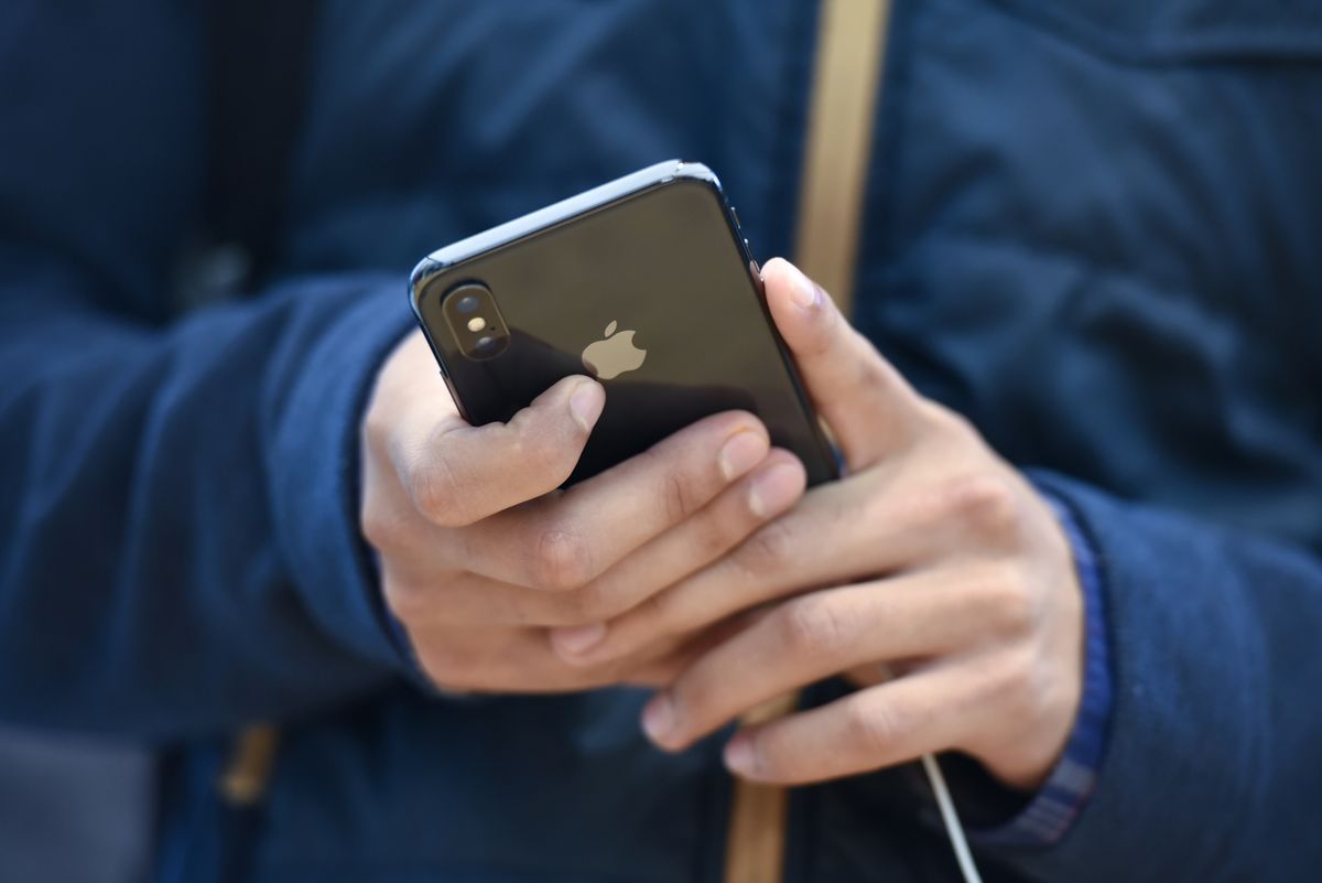 Apple Forecast Falls Short After iPhone Sales Miss Estimates