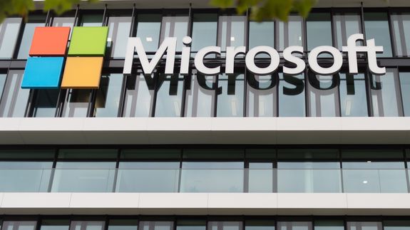 Microsoft offers EU hardware, software LinkedIn concessions: sources