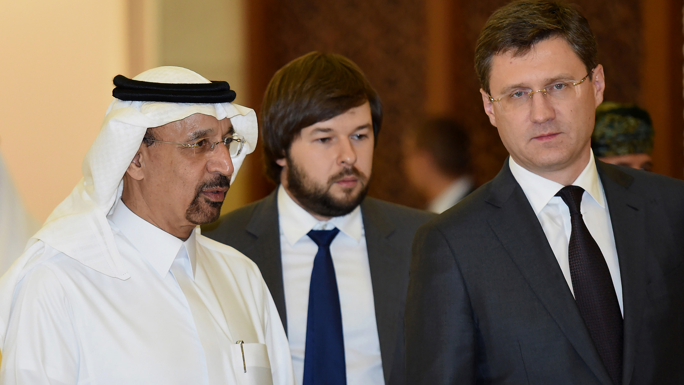Russian, Persian Gulf Arab Oil Ministers Meet as OPEC Cut Looms