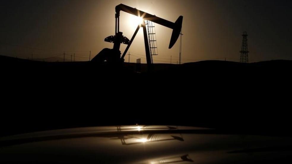 Oil falls as August price rally seen overblown, China fuel exports jump
