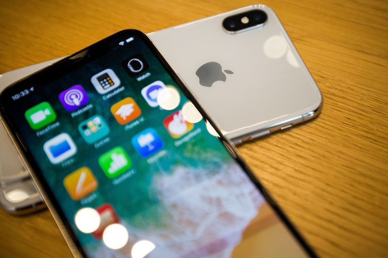 U.S. Probes Apple Over Updates That Slow Older iPhones