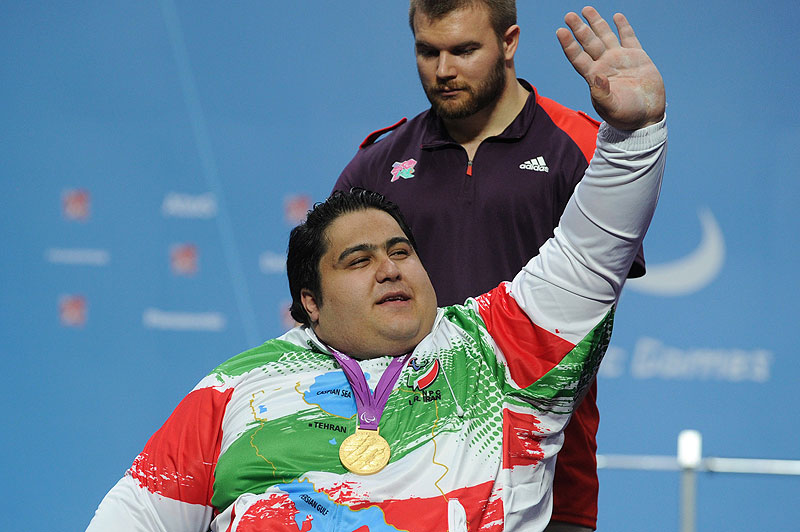 Iranian powerlifter grabs 2017 Paralympic Sport Award