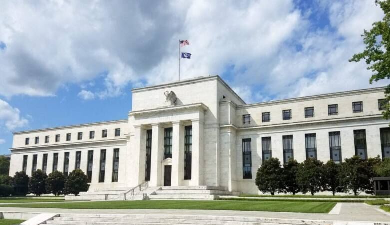  نرخ بهره آمریکا تا ۲۰۲۲نزدیک صفر می‌ماند/ بانک مرکزی آمریکا نقدینگی به بازارها تزریق می‌کند
