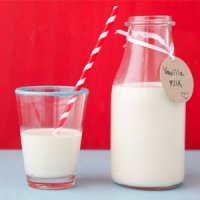شیر کامل بهتر است یا شیر کم چرب؟