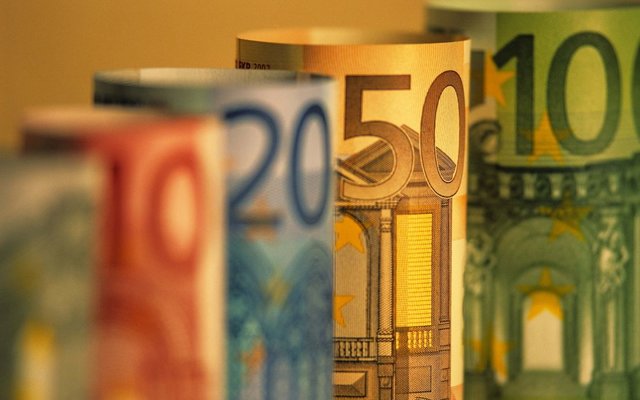 عرضه یورو در بازار ثانویه کاهش یافته است