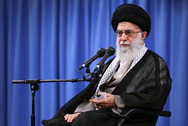 رهبر انقلاب: آقای روحانی مخاطب «باید بشودها» خودتان هستید +فیلم