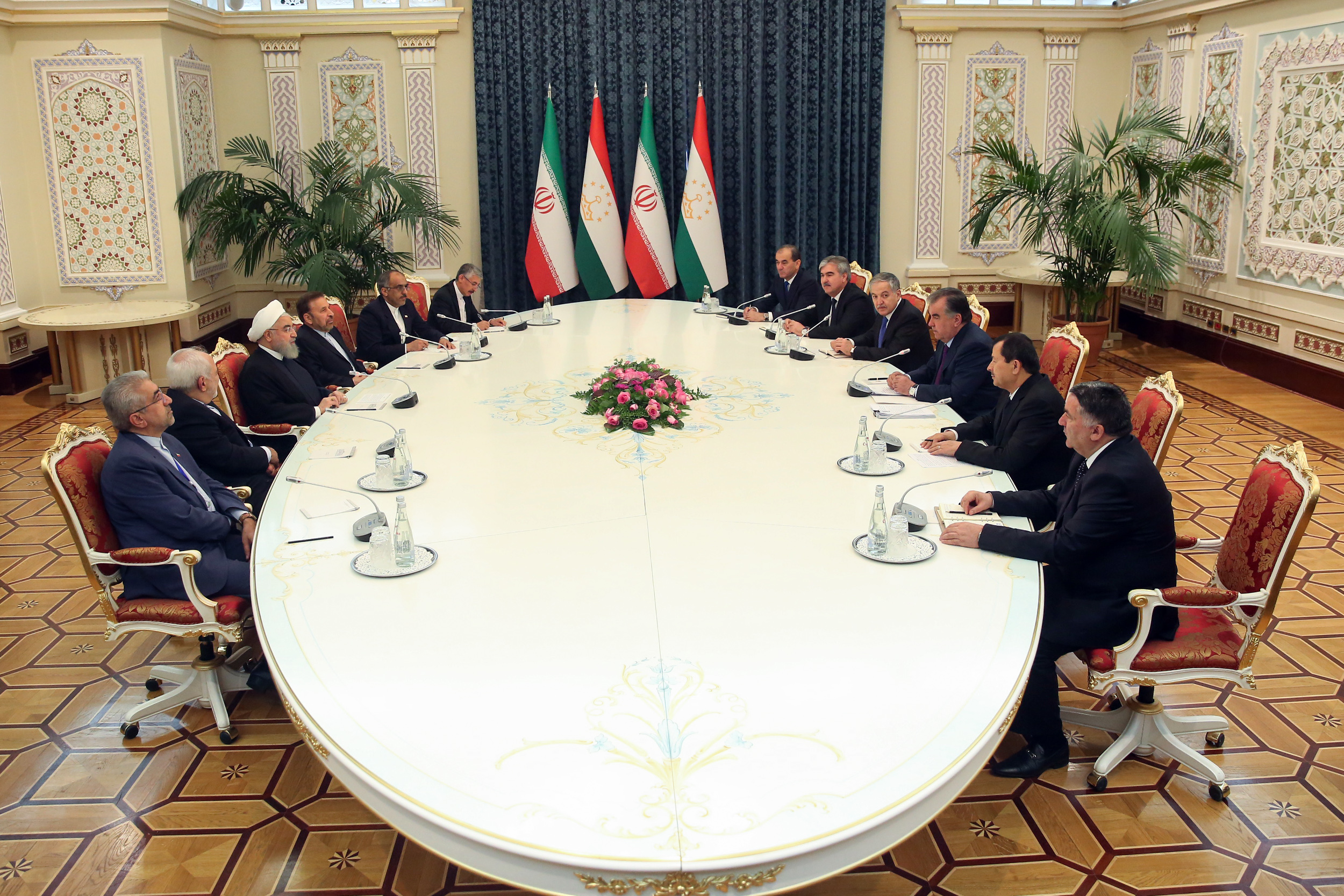 روابط تهران-دوشنبه در مسیر منافع 2ملت گسترش یابد/ تاکید بر حضور گسترده‌تر شرکت‌های ایرانی در تاجیکستان