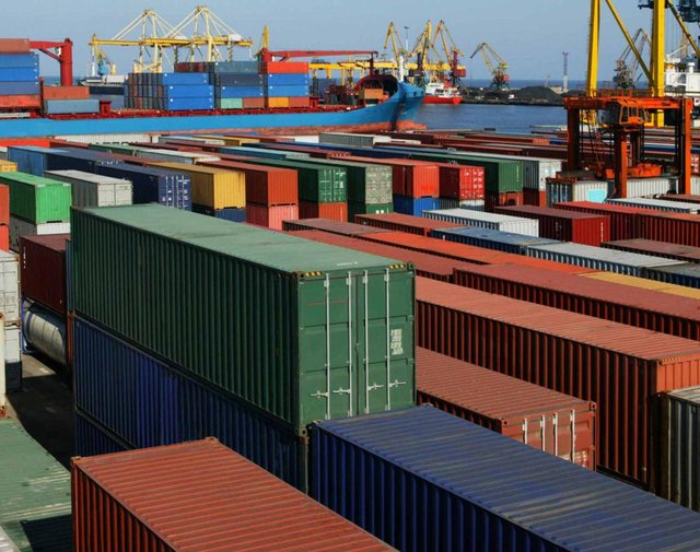 صادرات غیرنفتی در سال گذشته ۶.۵درصد افزایش یافت/ افزایش ۲۲درصدی صادرات اقلام صنعتی و معدنی