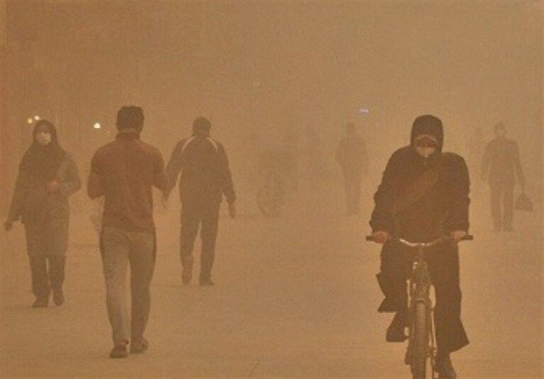 توده گرد و غبار از عراق به ایران وارد می شود