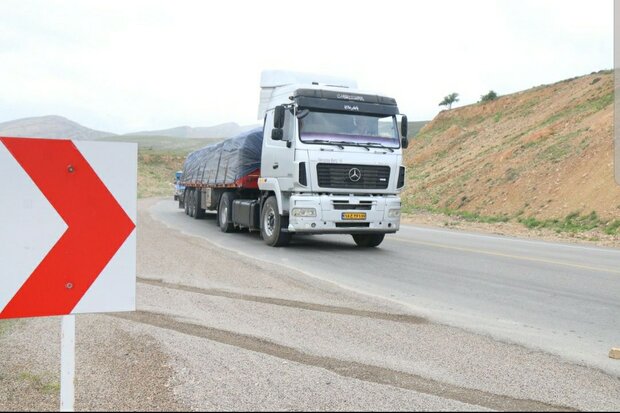 تردد کامیون های ترانزیتی در مرزهای افغانستان جریان دارد