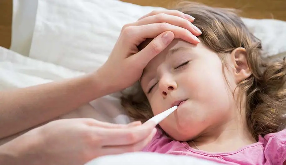 وقتی کودک تشنج می کند چکار کنیم؟ + راه پیشگیری تشنج ناشی از تب