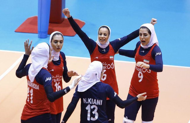 شکست دختران ایران برابر قهرمان جهان