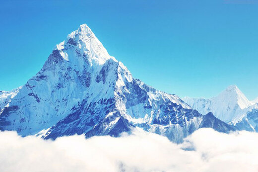 منظره خارق‌العاده از روی قله اورست + فیلم