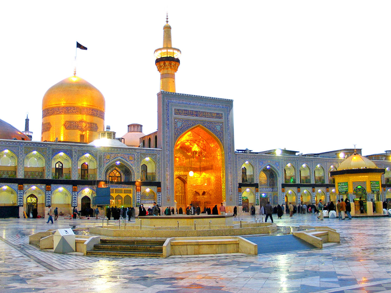 هشت هزار زائر خارجی به مشهد سفر کردند