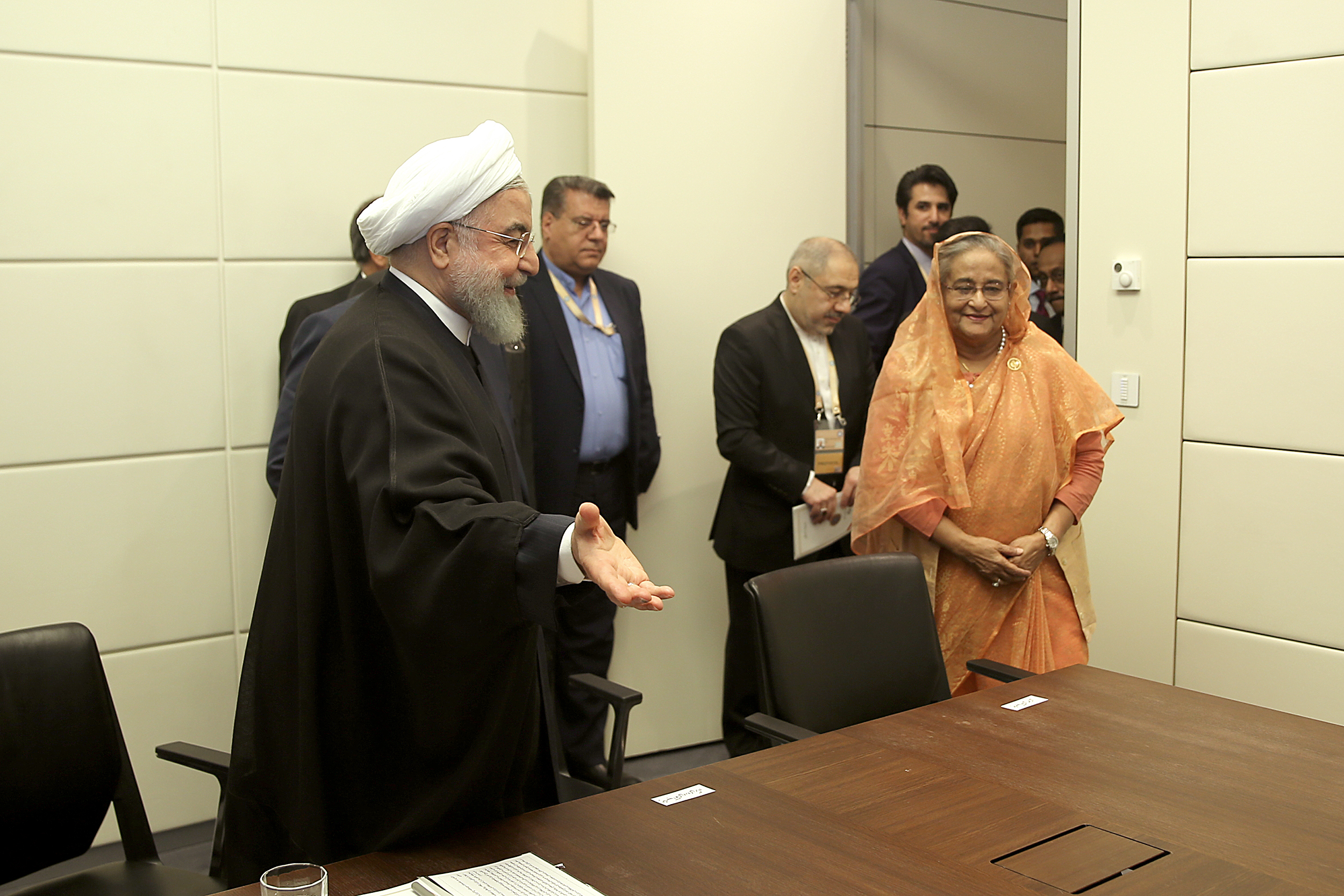 روحانی در دیدار نخست وزیر بنگلادش +تصاویر