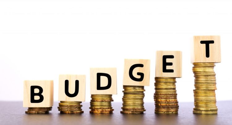 بودجه متوازن چیست؟ بررسی مزایا و معایب آن