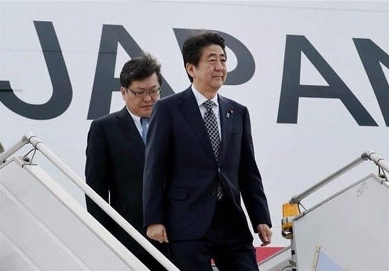 نخست وزیر ژاپن وارد فرودگاه مهرآباد تهران شد