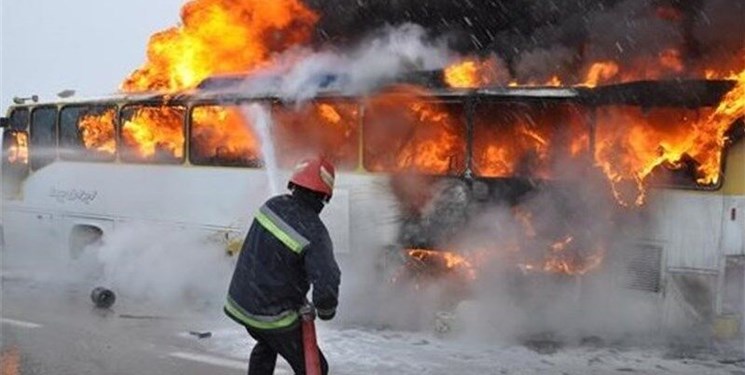 اتوبوس حامل زائران خارجی در اهواز آتش گرفت