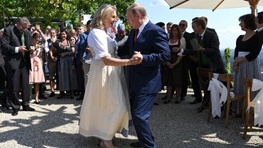 مراسم ازدواج وزیر خارجه ۵۳ساله اتریش با حضور پوتین +تصاویر