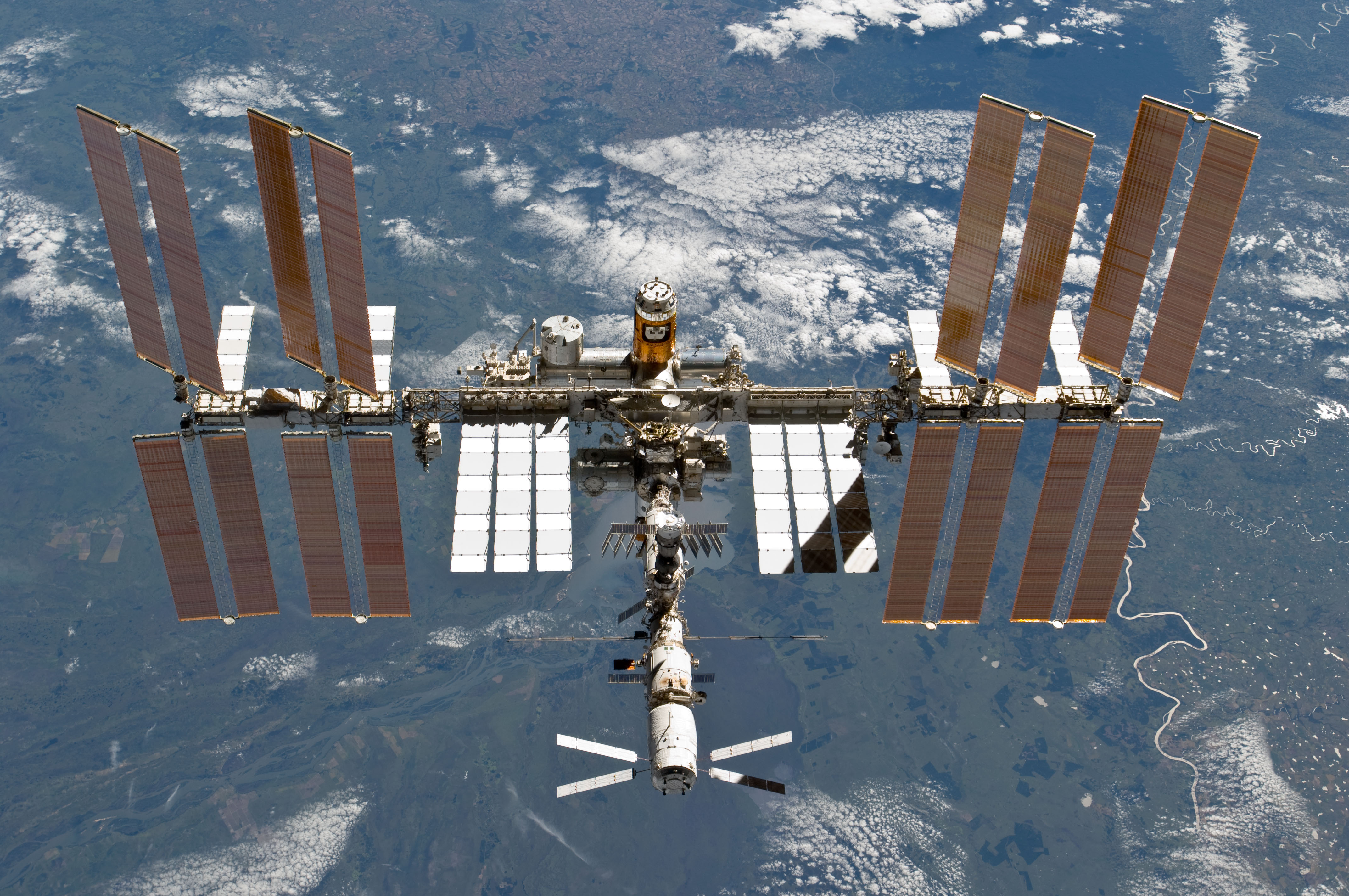  تعمیر ایستگاه بین المللی فضایی توسط ناسا +فیلم