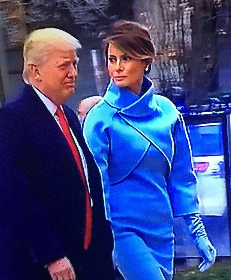 ترامپ و همسرش در مسیر محل تحلیف +عکس