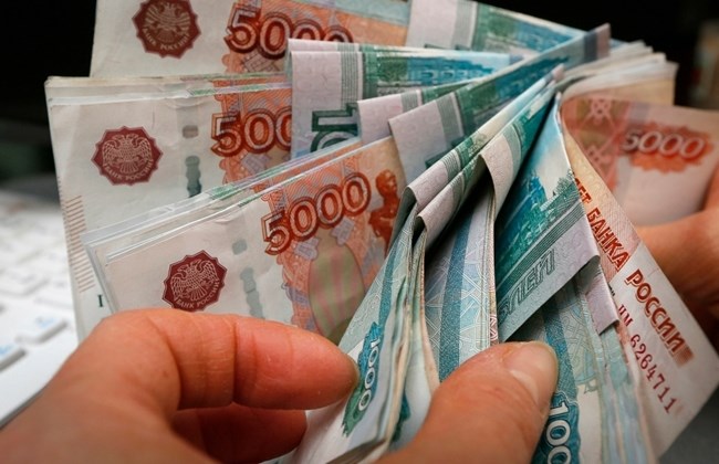 سقوط روبل در مقابل یورو و دلار
