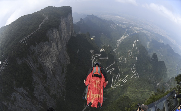 پرواز هیجان‌انگیز برفراز کوهای چین +فیلم