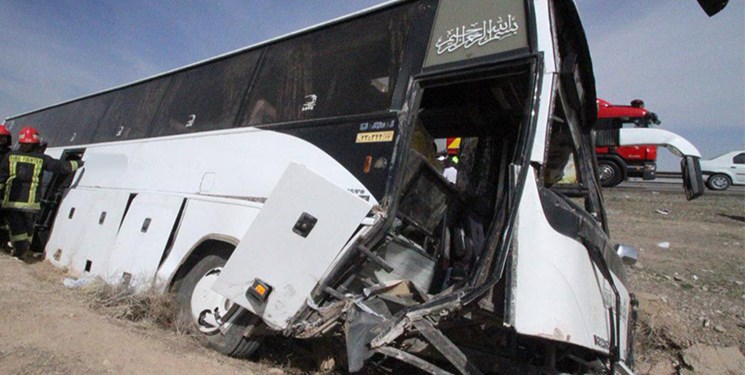 41نفر کشته و زخمی در حادثه واژگونی اتوبوس