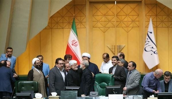 واکنش عارف به تمدید ریاست لاریجانی بر مجلس +تصاویر 