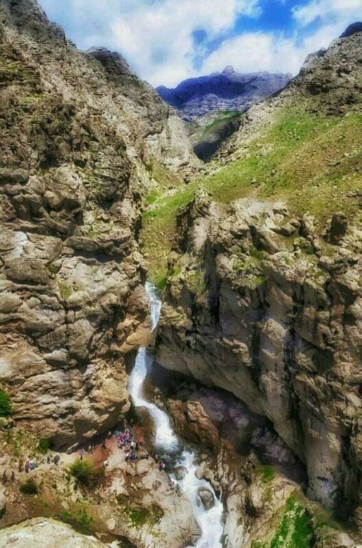 آبشاری زیبا در طالقان +عکس