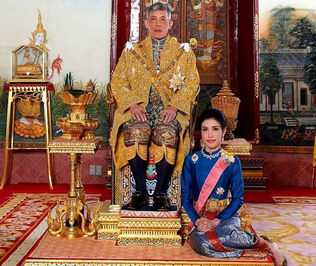 جنجال جدید پادشاه پرحاشیه تایلند +تصاویر