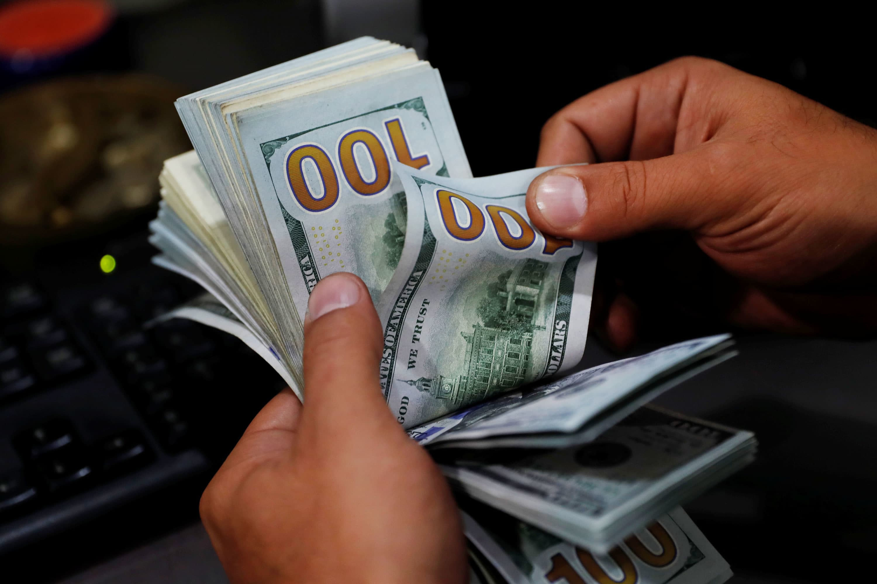 چرا دلار قوی برای بورس خوب نیست؟