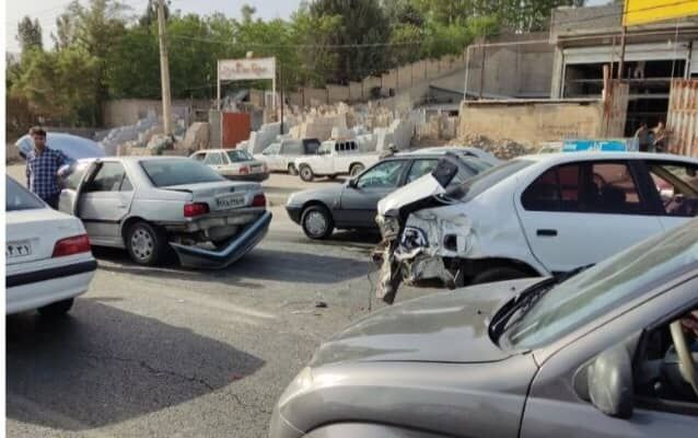 تصادف زنجیره ای چند خودرو در محور قدیم تهران جاجرود + فیلم