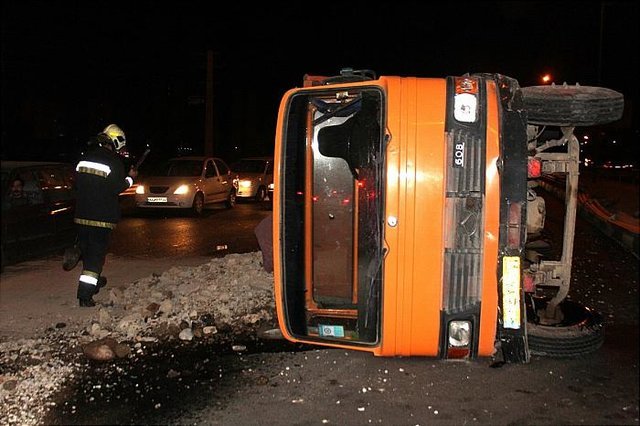 تصادف مرگبار کامیون با نیسان در محور گلپایگان