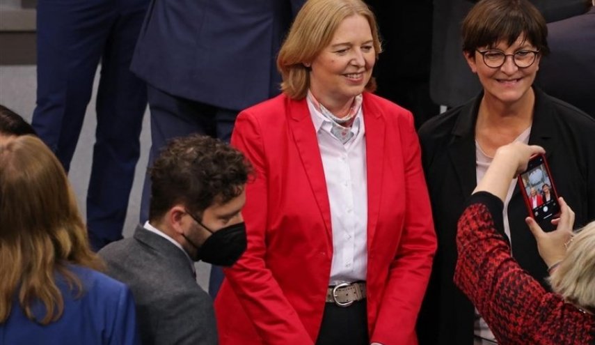 یک زن از حزب مخالف مرکل، رییس پارلمان آلمان شد