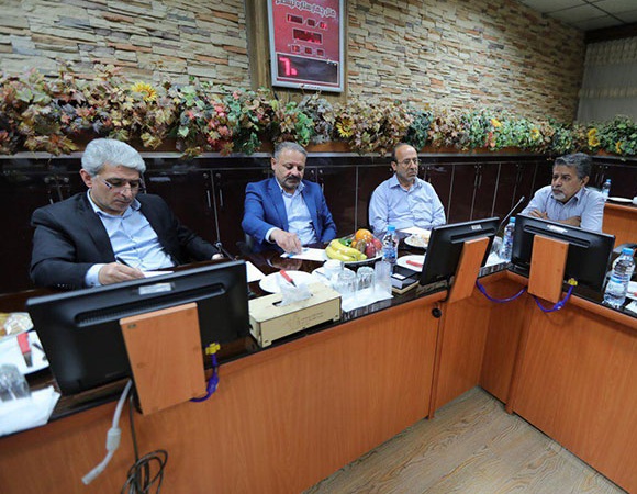 بانک ملی ایران کارخانجات صنعتی تحت مالکیت خود را به بخش خصوصی واگذار می‌نماید 